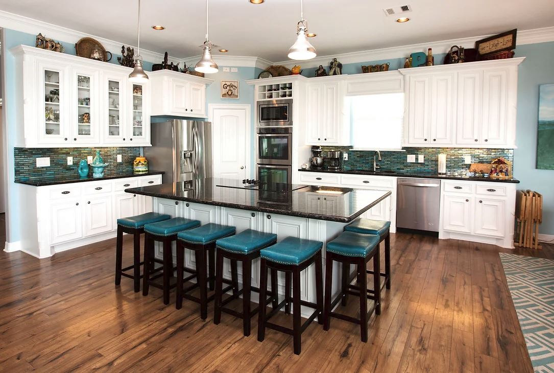 photo of custom kitchen cabinets